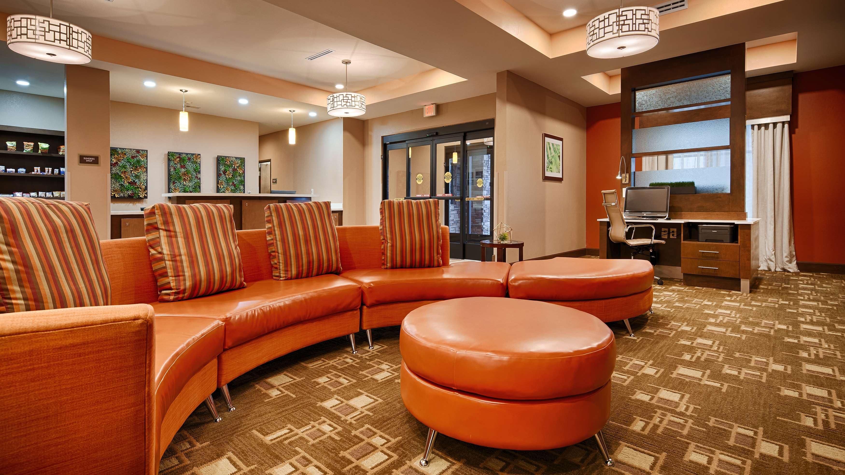 Best Western Plus Flatonia Inn Екстериор снимка