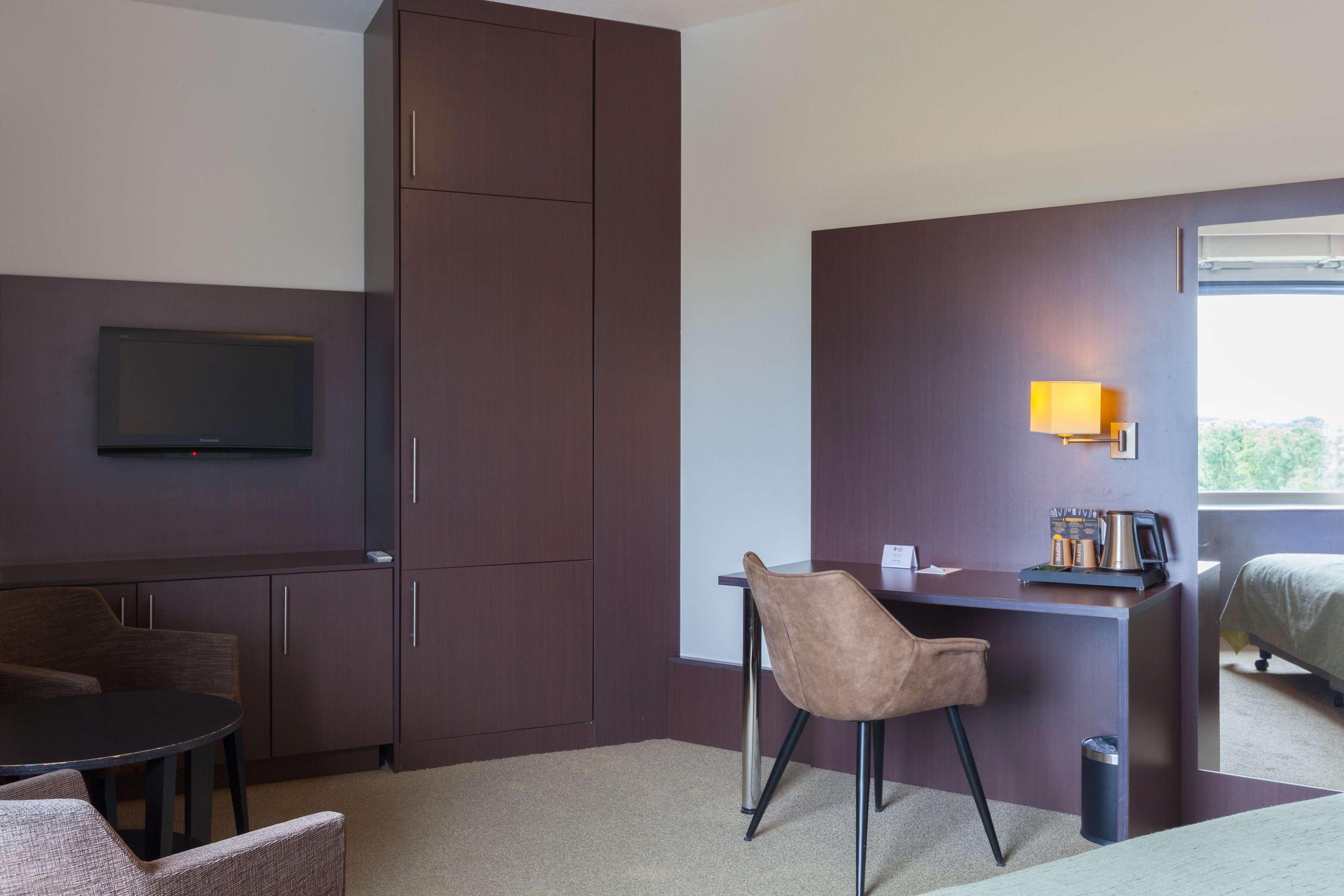 Best Western Plus Flatonia Inn Екстериор снимка