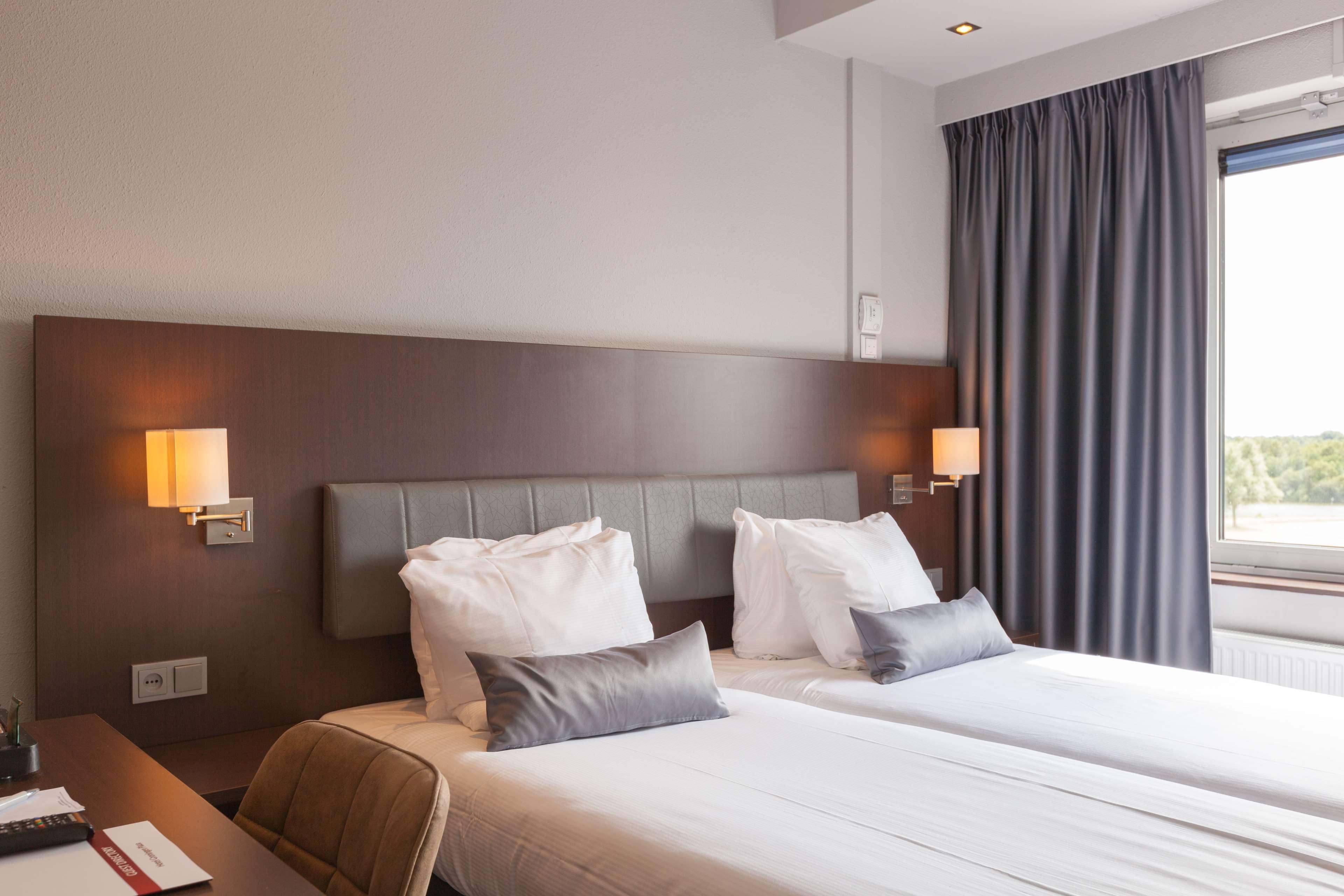 Best Western Plus Flatonia Inn Екстериор снимка