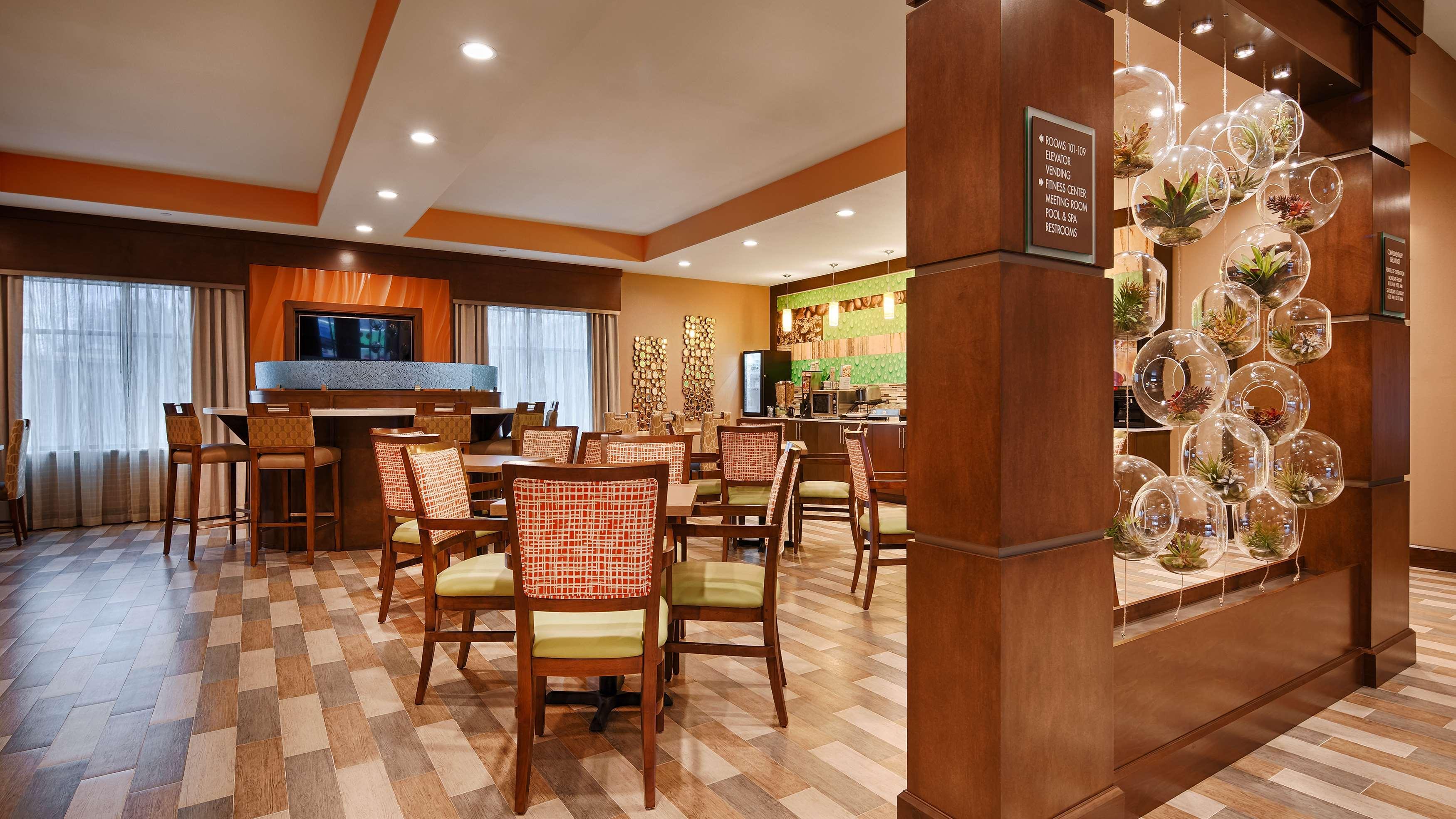 Best Western Plus Flatonia Inn Екстериор снимка